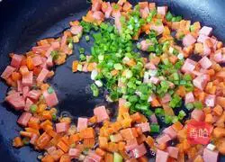 Illustration of how to make soy sauce fried rice for lazy people 5