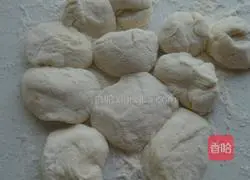 Reunion and Reunion: Illustration of How to Make Golden Steamed Buns 6