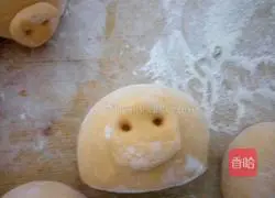 Illustration of how to make pumpkin and piggy steamed buns 12