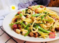 Illustration of how to make fried rice noodles with barbecued pork (Cantonese style) 13