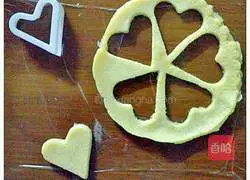 Illustration of how to make love egg pancake 10