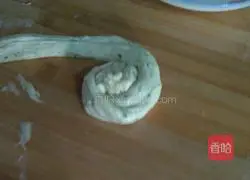 Illustration of how to make scallion dough cake 14