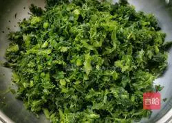 Illustration of how to make cabbage and pork buns 3