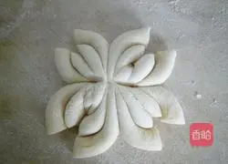 Illustration of how to make chrysanthemum steamed buns 8