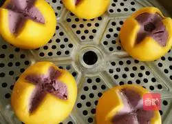 Illustration of how to make purple sweet potato and pumpkin blossom steamed buns 13