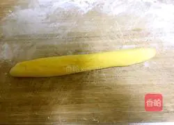 Illustration of how to make corn and pork dumplings 8