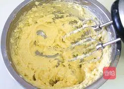 Illustration of how to make witch finger cakes 2