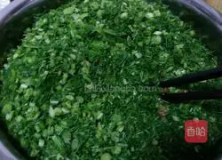 Illustration of how to make pork and fennel stuffed buns 4