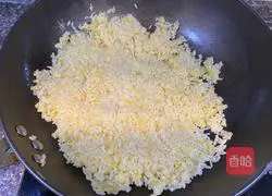 Golden fried rice (never sticks to the pan and the grains are distinct)--Zero failure recipe illustration 7