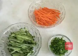 Illustration of making homemade sauce noodles 2