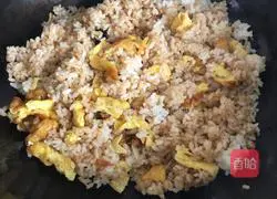 Illustration of how to make egg fried rice 5