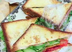  Illustration of how to make a sandwich 5