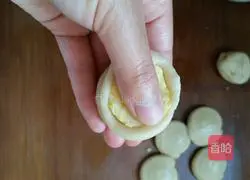 Illustration of how to make mung bean cake 13