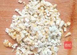 How to make double meat and three vegetarian steamed bun fillings Illustration 4