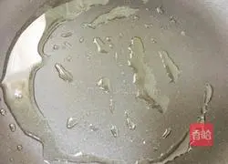 Illustration of how to make stir-fried noodles with leek seedlings, foie gras and eggs 5