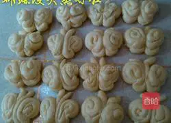 Illustration of how to make milk-flavored butterfly steamed buns 9