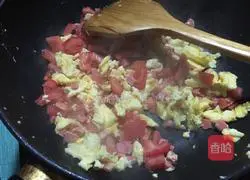 Illustration of tomato and duck egg fried rice 7