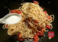 Illustration of how to make tomato and egg fried noodles 8