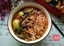 Illustration of how to make spicy crayfish flavored snail noodles 16