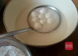 Illustration of how to make glutinous rice balls by hand 7