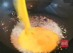 Illustration of how to make carrot and green onion fried rice 3