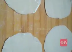 Illustration of how to make two-color pepper and cabbage rolls 5