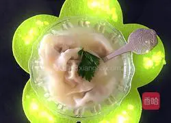 Illustration of how to make shrimp and parsley wontons 20