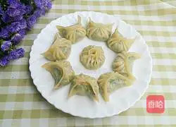 Illustration of how to make dumplings stuffed with pork and chives 11