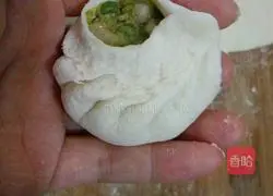 Oil Illustration of how to make zucchini buns 17