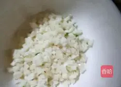 Illustration of how to make water chestnut vegetable burrito 2