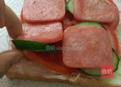 Illustration of how to make egg crust sandwich 10