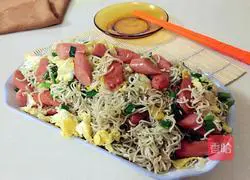 Illustration of how to make fried noodles with eggs 9