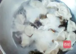 Illustration of how to make cabbage and pork wontons 13