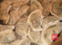  Illustration of how to make leek, egg, fried dough sticks and meat dumplings 11