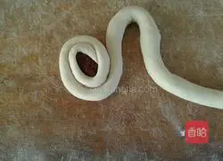 Illustration of how to make butterfly steamed buns 5