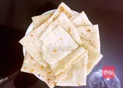 Illustration of how to make soft pancake rolls 10