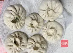 Illustration of how to make leek, egg and shrimp buns 6