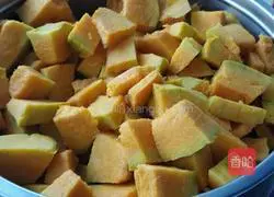 Illustration of how to make pumpkin steamed buns 1