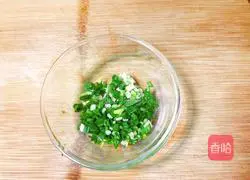 Illustration of how to make scallop and egg fried rice 3