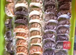 Illustration of how to make colorful dumplings 9