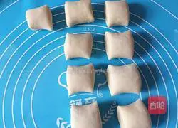 Illustration of how to make brown sugar steamed buns 11