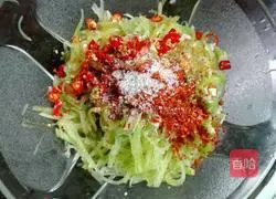 Illustration of braised rice with broad beans and ham 4