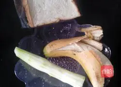 Illustration of how to make fruit sandwich (super simple version) 1