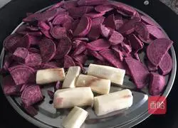 Recipe for purple sweet potato cakes with sesame and red bean filling Illustration 2