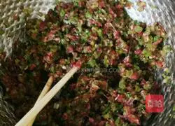 Illustration of how to make fennel stuffed dumplings 6