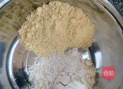 Illustration of how to make cornmeal steamed buns 1