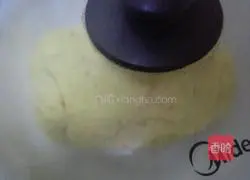 Illustration of how to make leek and egg dumplings 3