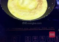 Strawberry Crepe Recipe Illustration 9