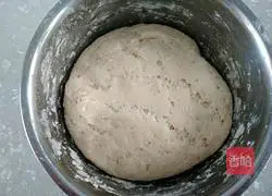 Illustration of how to make steamed buns with vegetarian stuffing 9