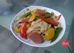 Illustration of how to make fried noodles with colored pepper 10